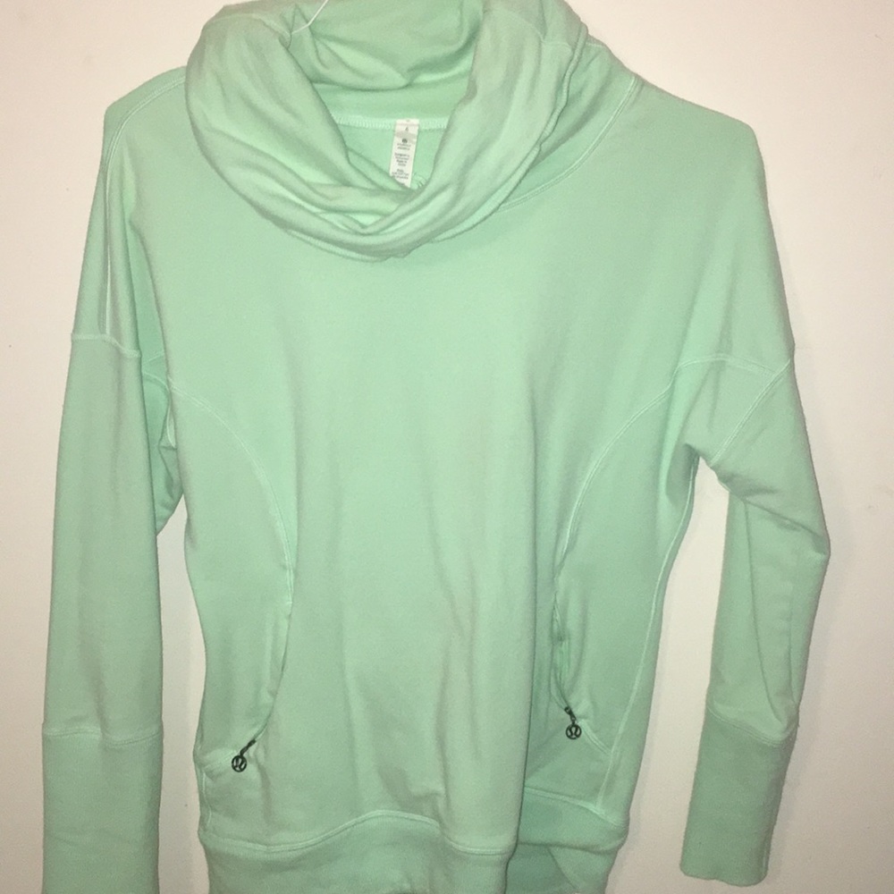 Lululemon scoop neck pullover